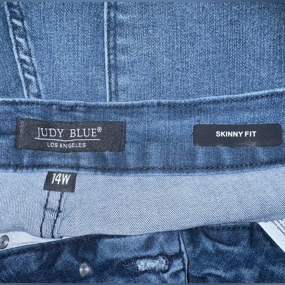 Judy Blue Jeans Women’s Size 14W Medium Wash Skinny Fit Curvy Stretch Denim - Picture 3 of 7